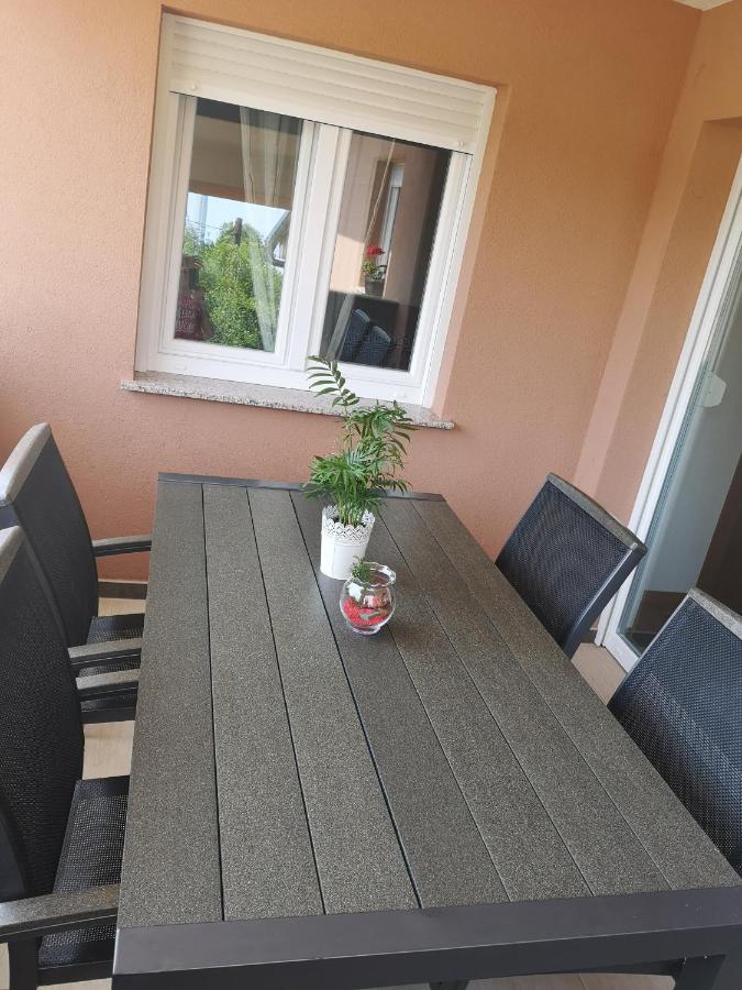 Apartmani Manda Omišalj Buitenkant foto